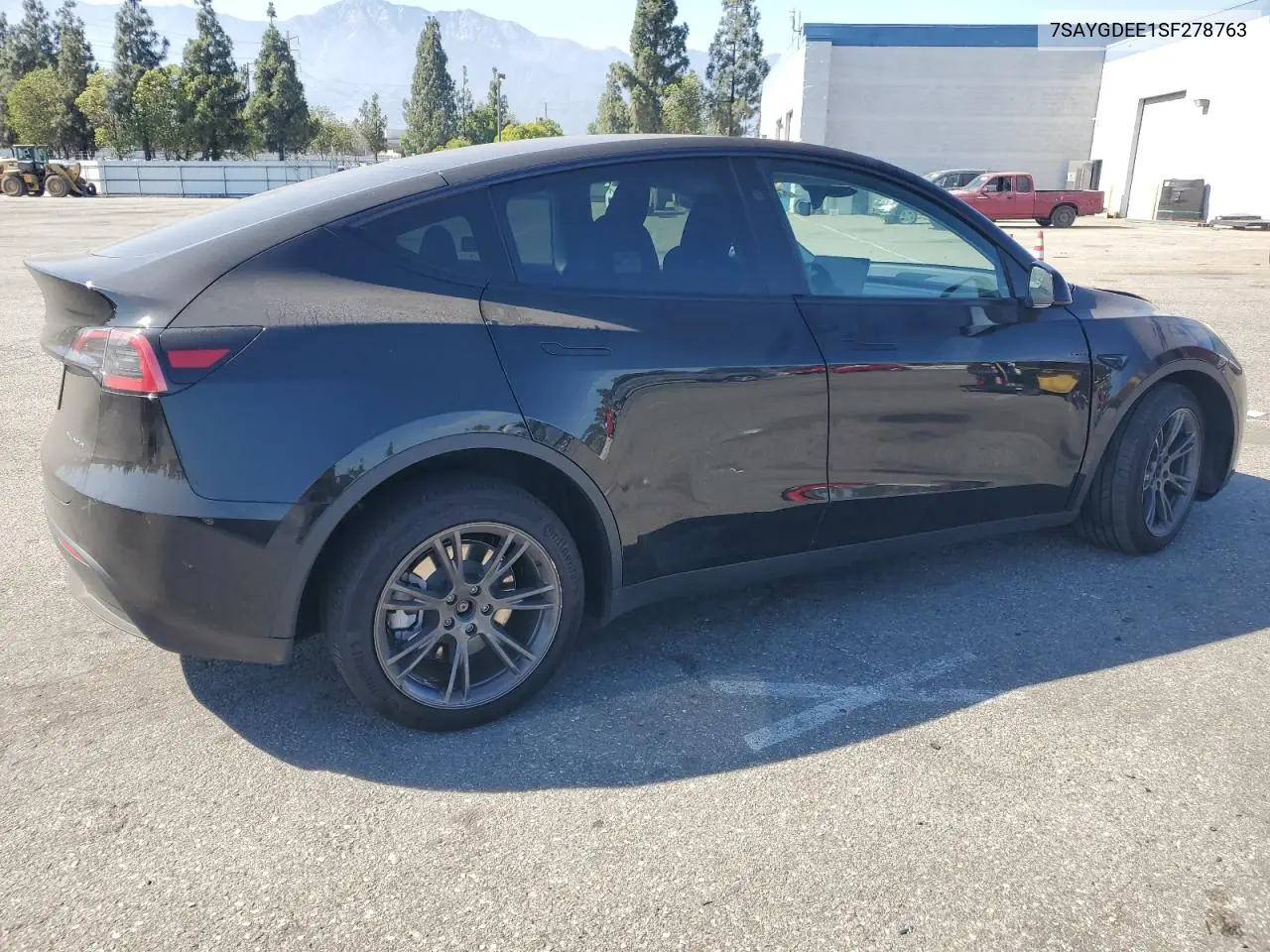 2025 Tesla Model Y VIN: 7SAYGDEE1SF278763 Lot: 63344295