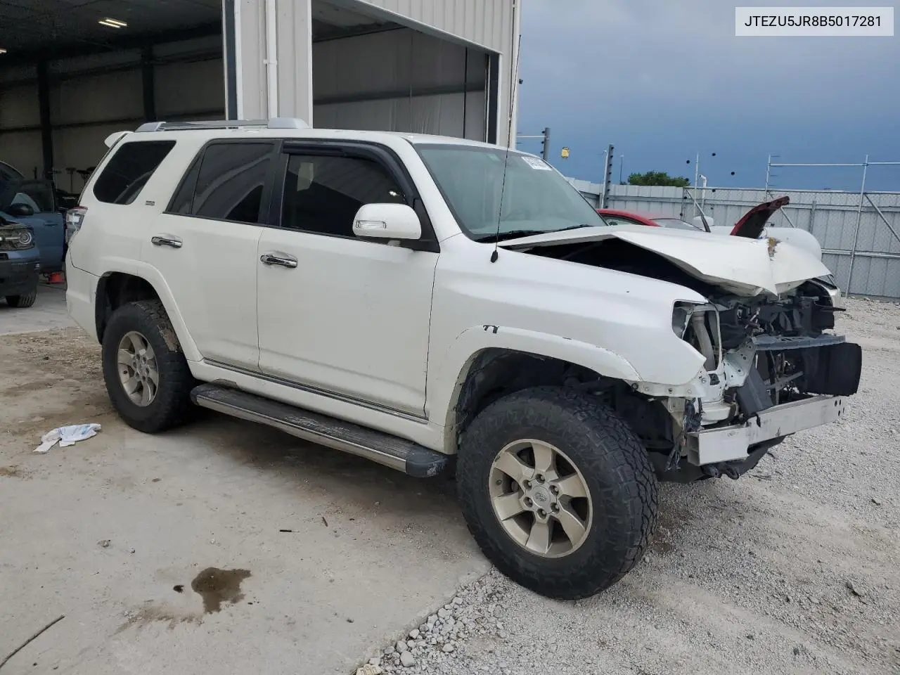 2011 Toyota 4Runner Sr5 VIN: JTEZU5JR8B5017281 Lot: 64370055