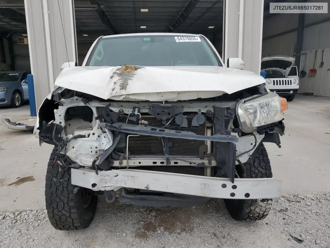 2011 Toyota 4Runner Sr5 VIN: JTEZU5JR8B5017281 Lot: 64370055