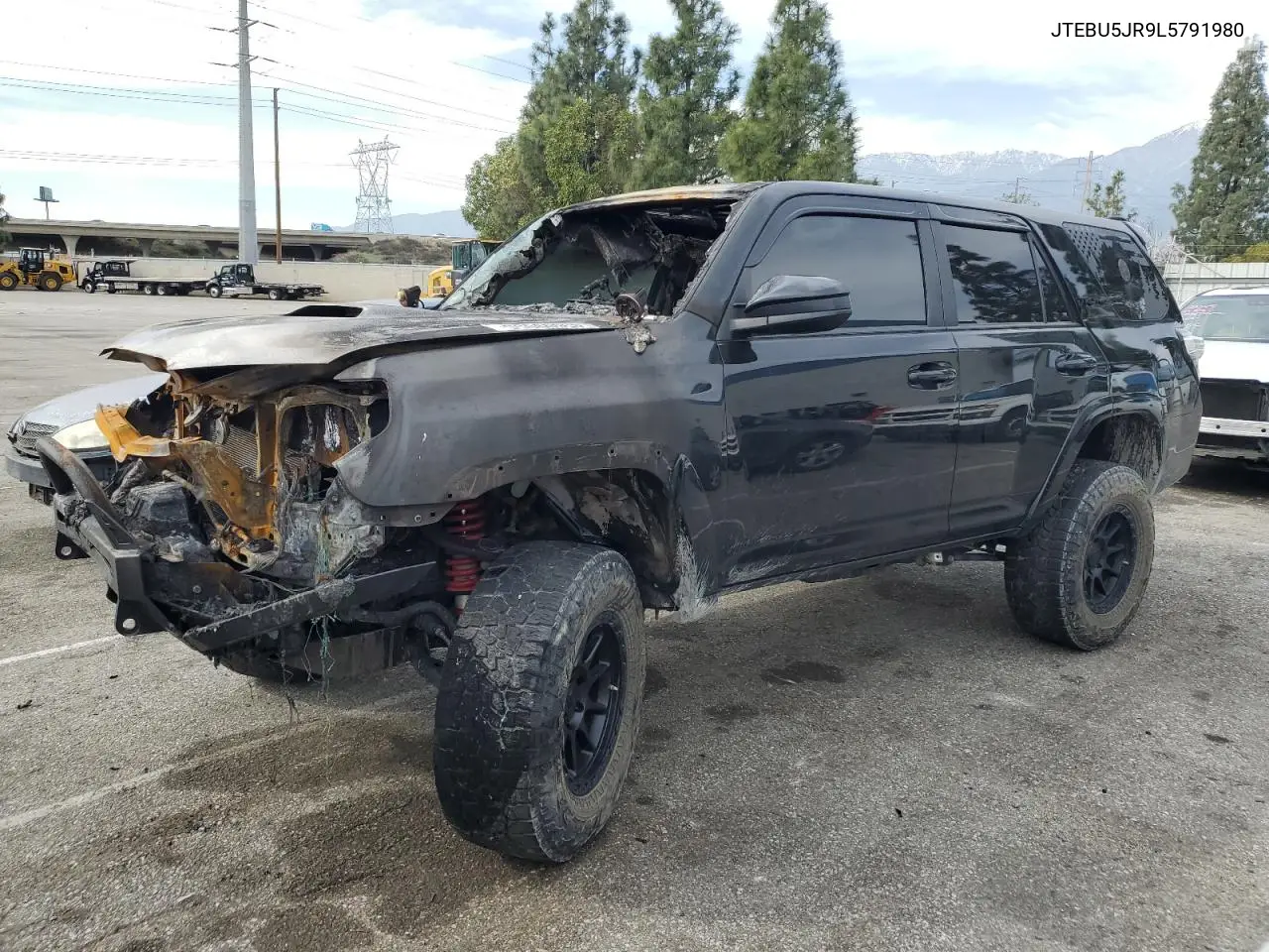 2020 Toyota 4Runner Sr5/Sr5 Premium VIN: JTEBU5JR9L5791980 Lot: 45609055