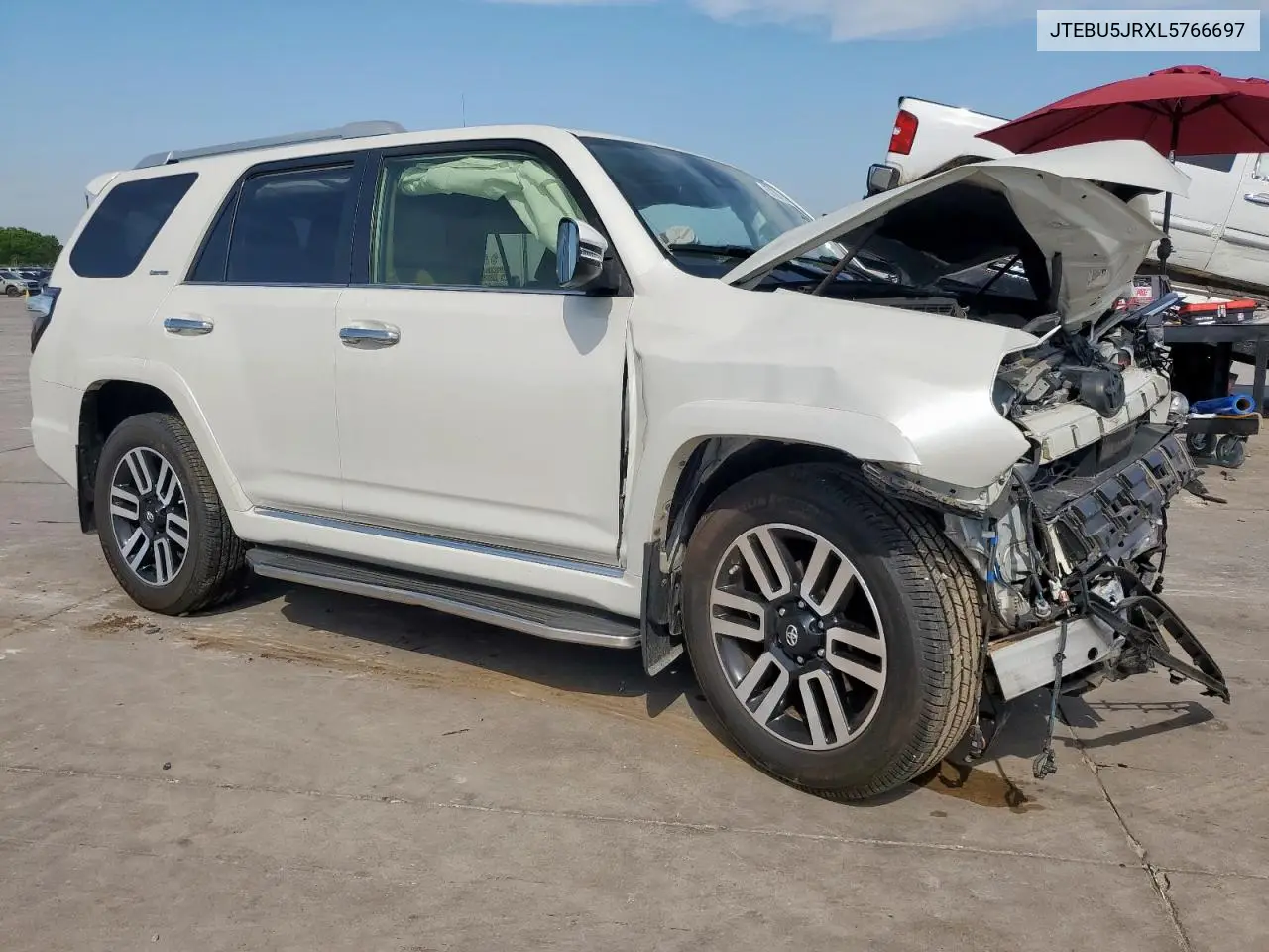2020 Toyota 4Runner Sr5/Sr5 Premium VIN: JTEBU5JRXL5766697 Lot: 57037265