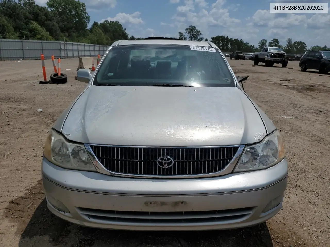 2002 Toyota Avalon Xl VIN: 4T1BF28B62U202020 Lot: 61176175