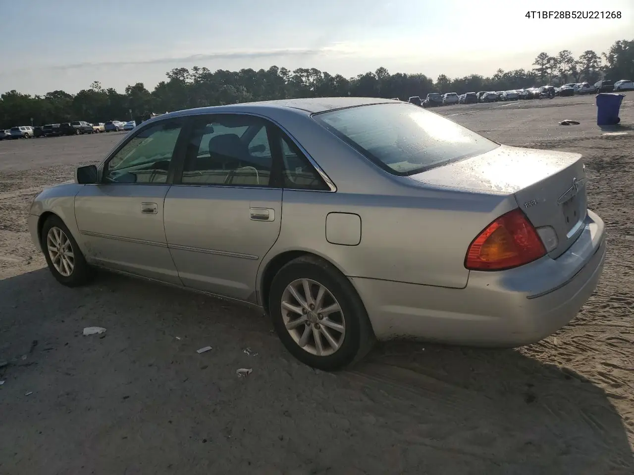 2002 Toyota Avalon Xl VIN: 4T1BF28B52U221268 Lot: 62148155