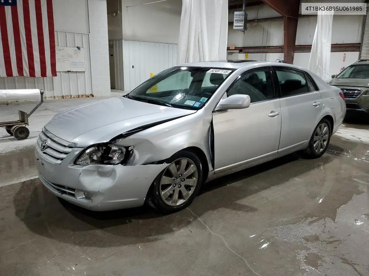 2005 Toyota Avalon Xl VIN: 4T1BK36B95U061985 Lot: 62497115