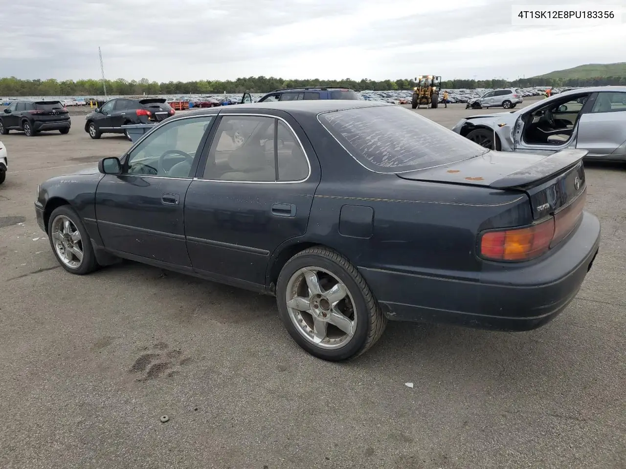 1993 Toyota Camry Le VIN: 4T1SK12E8PU183356 Lot: 56295225