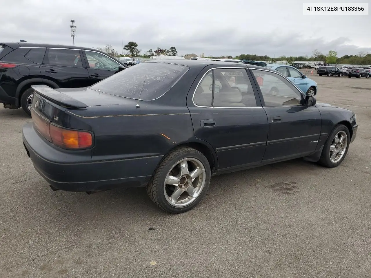 1993 Toyota Camry Le VIN: 4T1SK12E8PU183356 Lot: 56295225