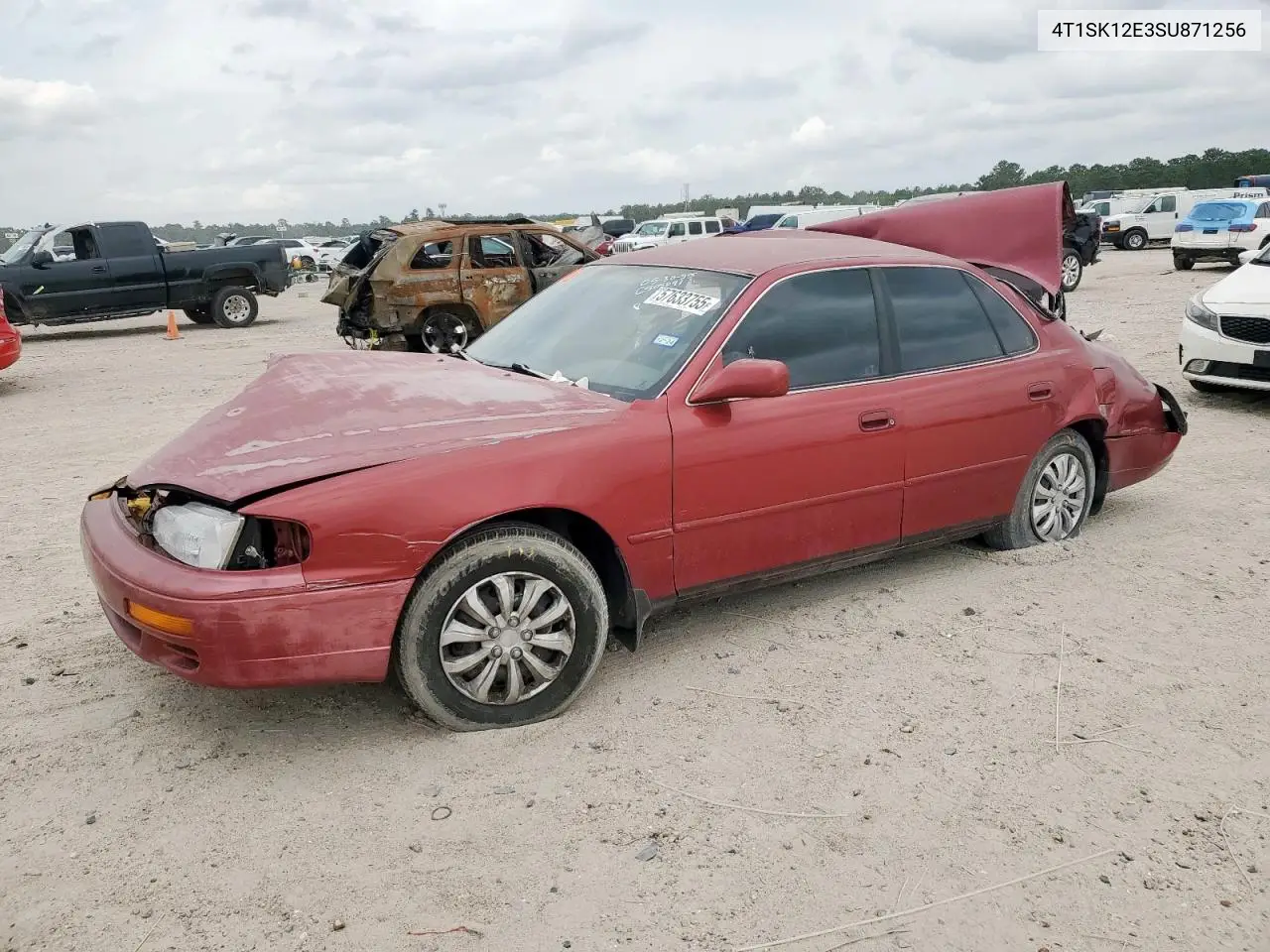 1995 Toyota Camry Le VIN: 4T1SK12E3SU871256 Lot: 57633755