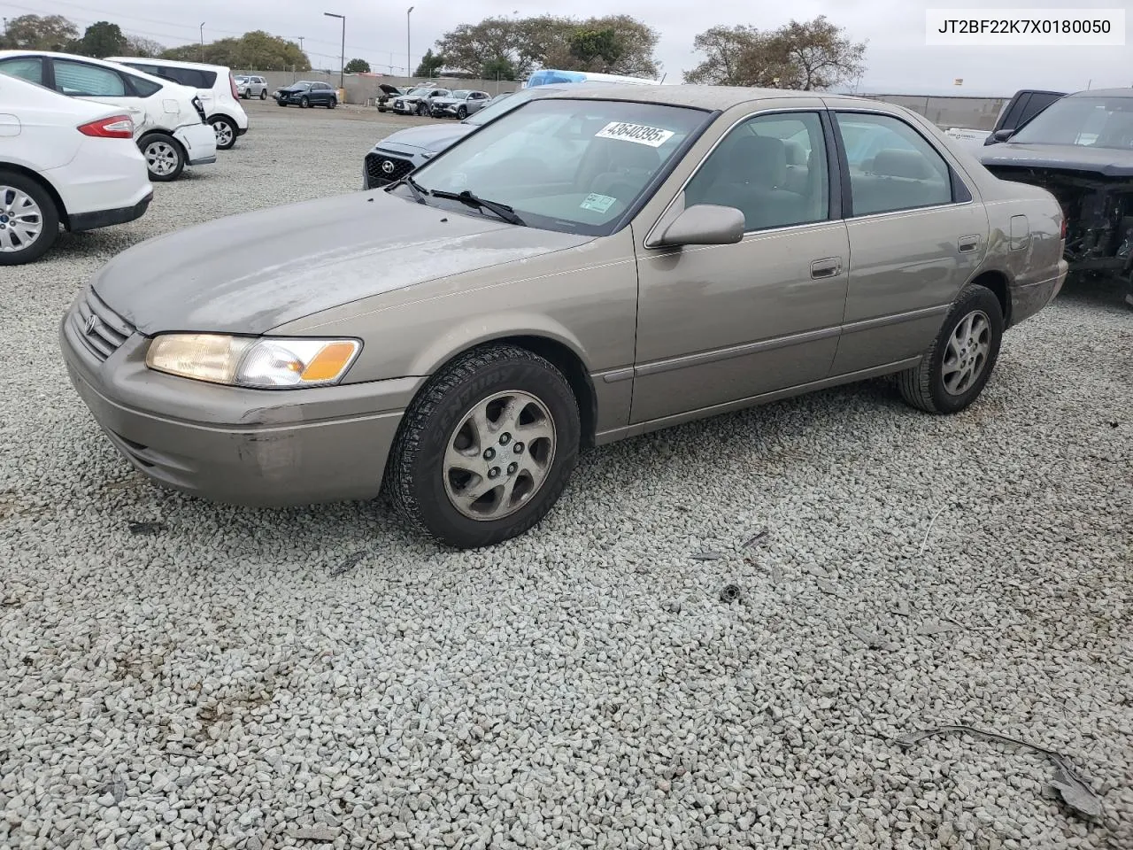 1999 Toyota Camry Le VIN: JT2BF22K7X0180050 Lot: 43640395