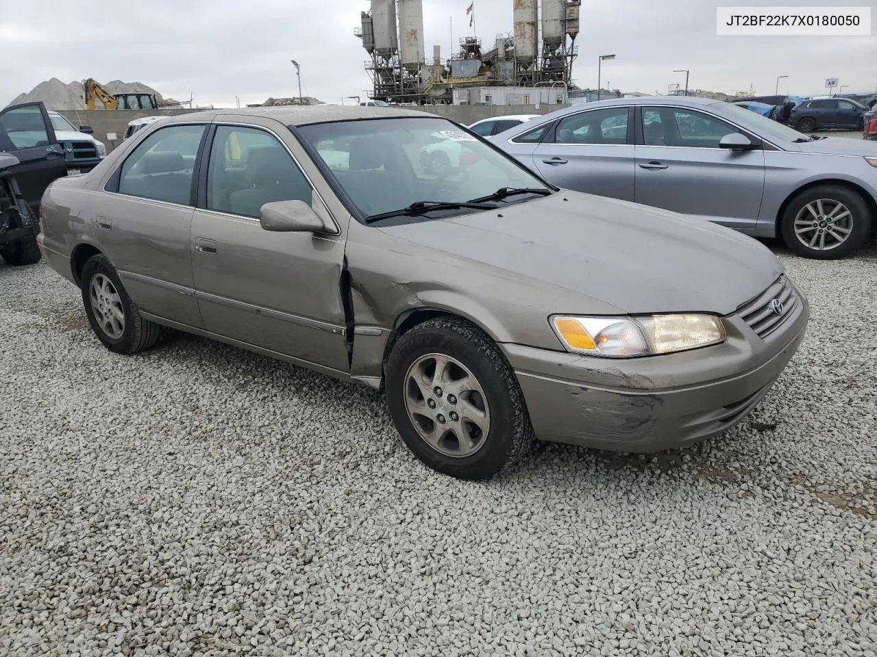 1999 Toyota Camry Le VIN: JT2BF22K7X0180050 Lot: 43640395