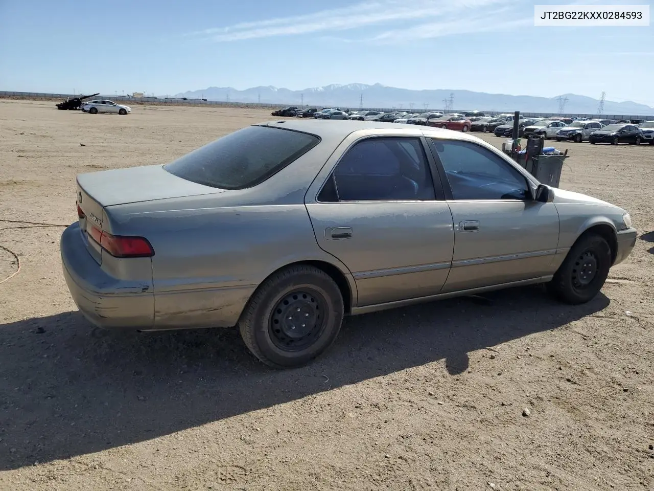 1999 Toyota Camry Le VIN: JT2BG22KXX0284593 Lot: 54061685