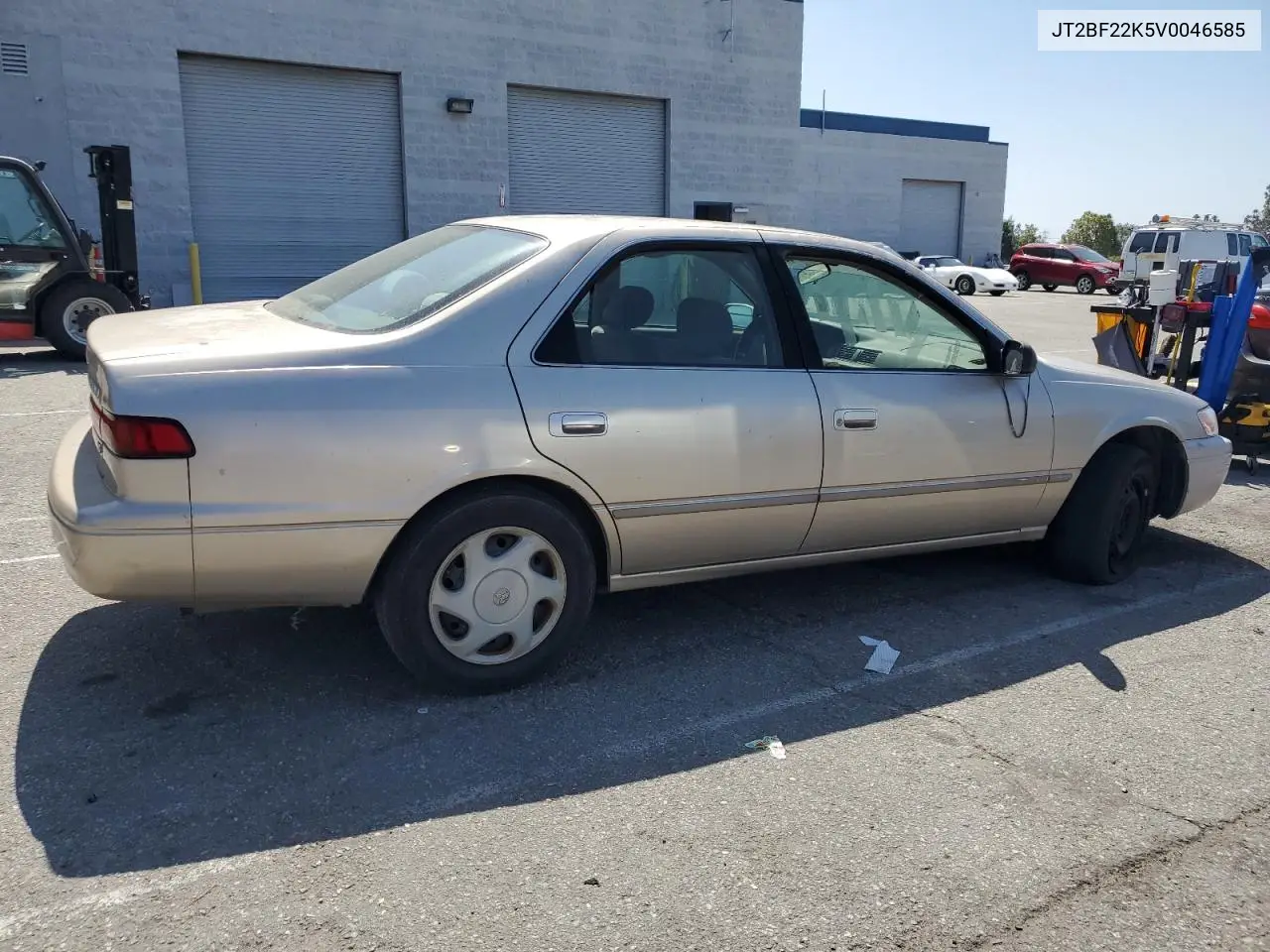1999 Toyota Camry Le VIN: JT2BF22K5V0046585 Lot: 57061965