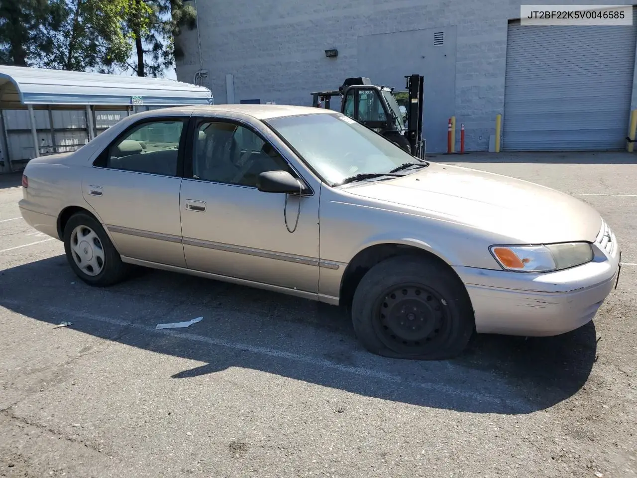 1999 Toyota Camry Le VIN: JT2BF22K5V0046585 Lot: 57061965