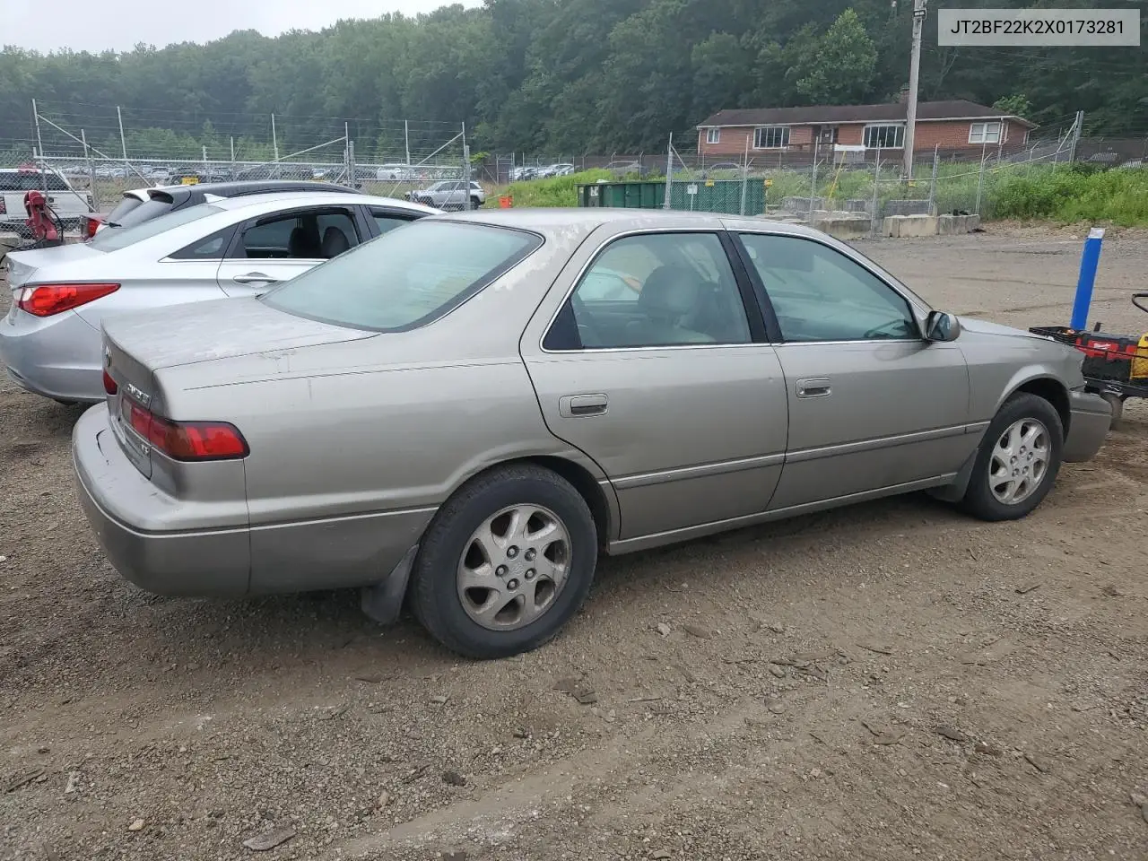 1999 Toyota Camry Le VIN: JT2BF22K2X0173281 Lot: 62668805