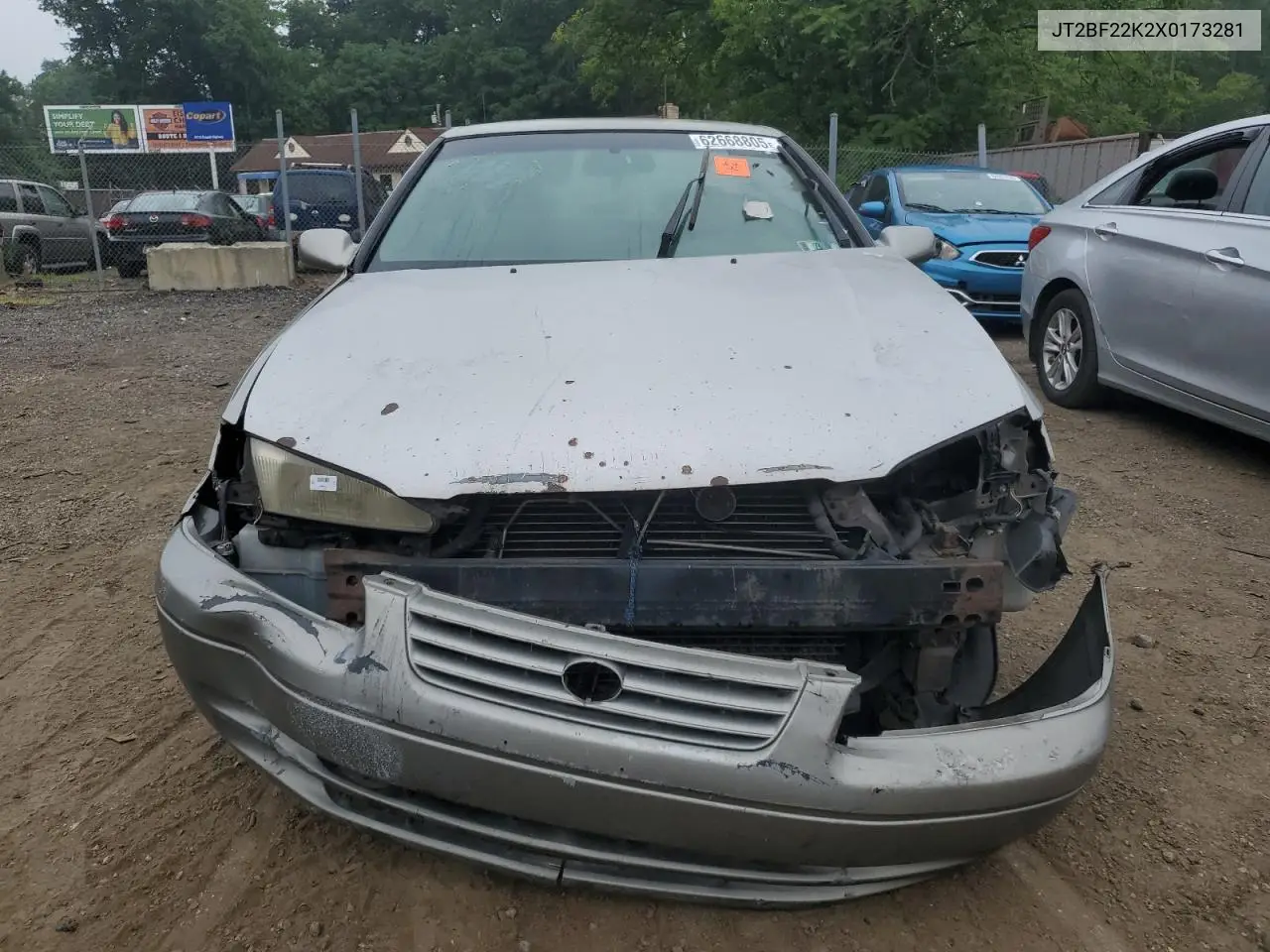 1999 Toyota Camry Le VIN: JT2BF22K2X0173281 Lot: 62668805