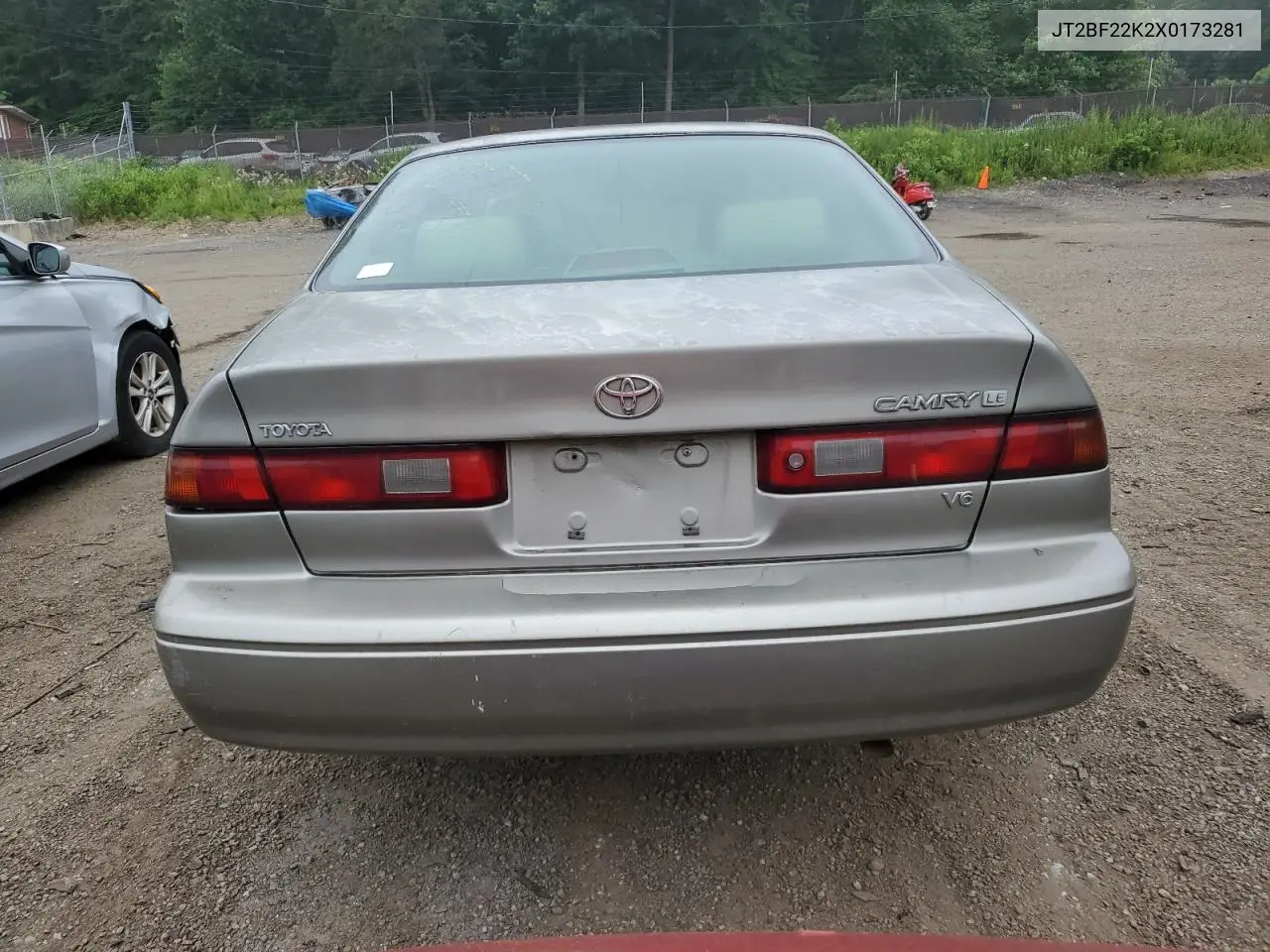 1999 Toyota Camry Le VIN: JT2BF22K2X0173281 Lot: 62668805