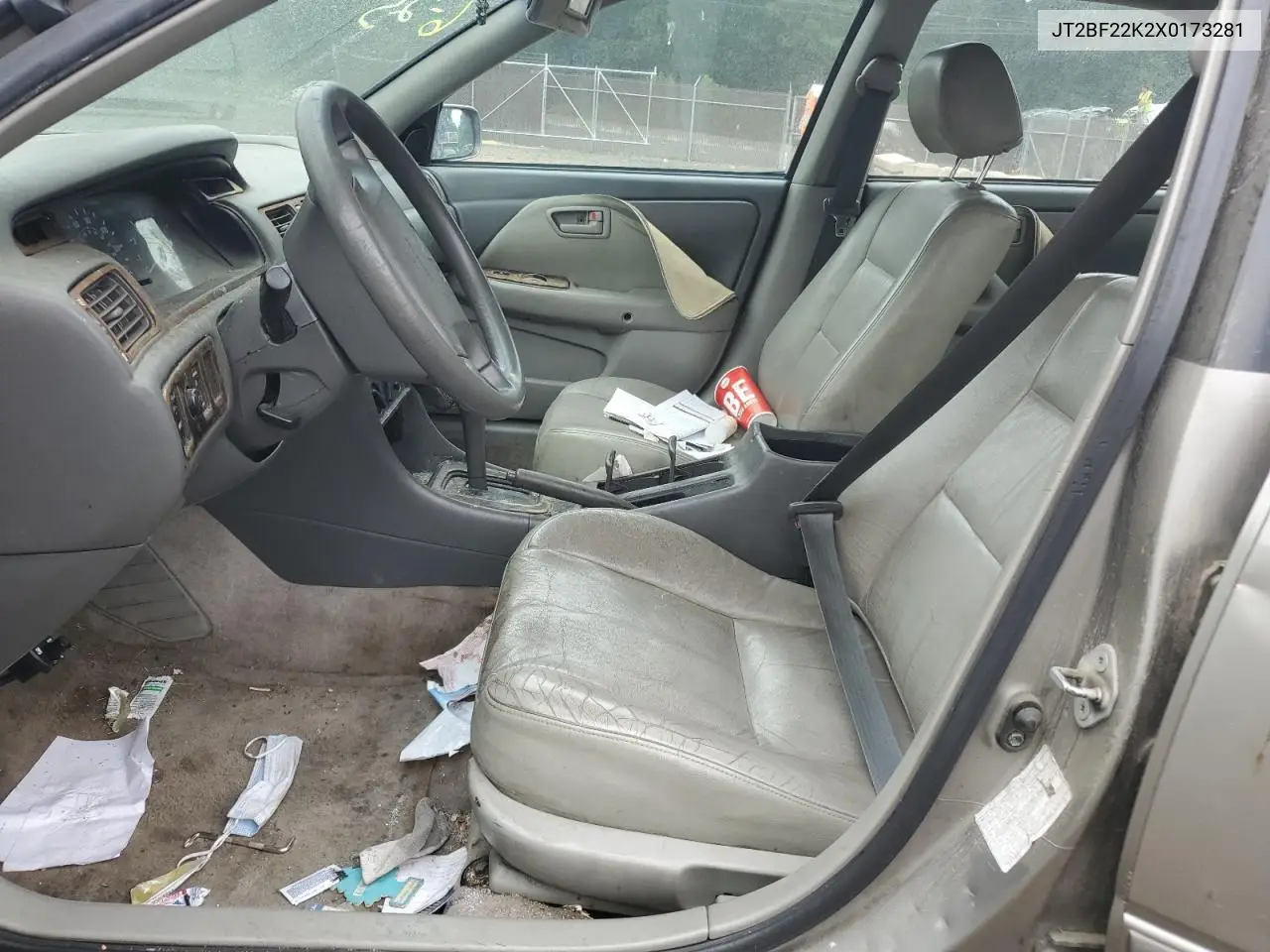 1999 Toyota Camry Le VIN: JT2BF22K2X0173281 Lot: 62668805