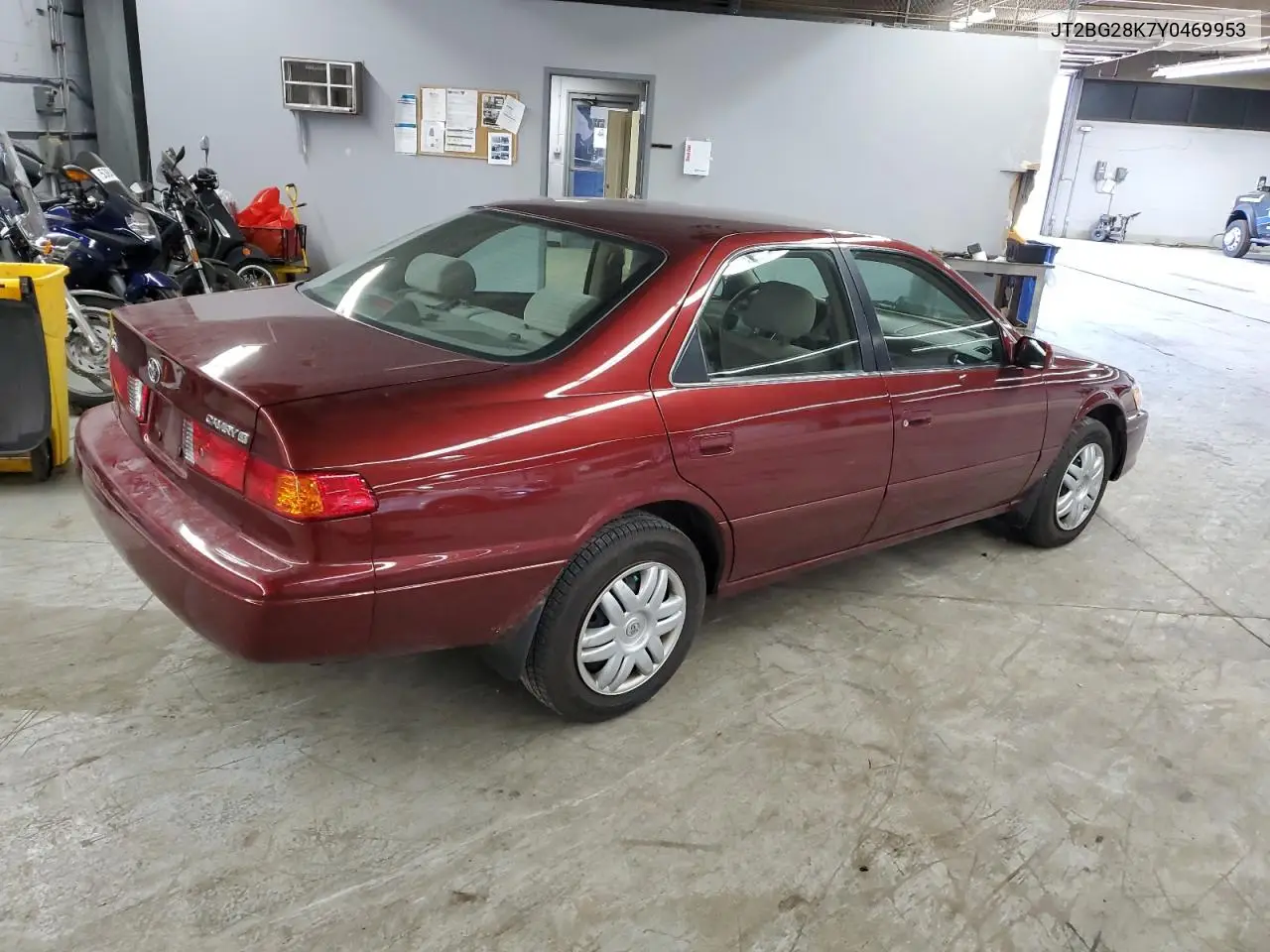 2000 Toyota Camry Le VIN: JT2BG28K7Y0469953 Lot: 57017585