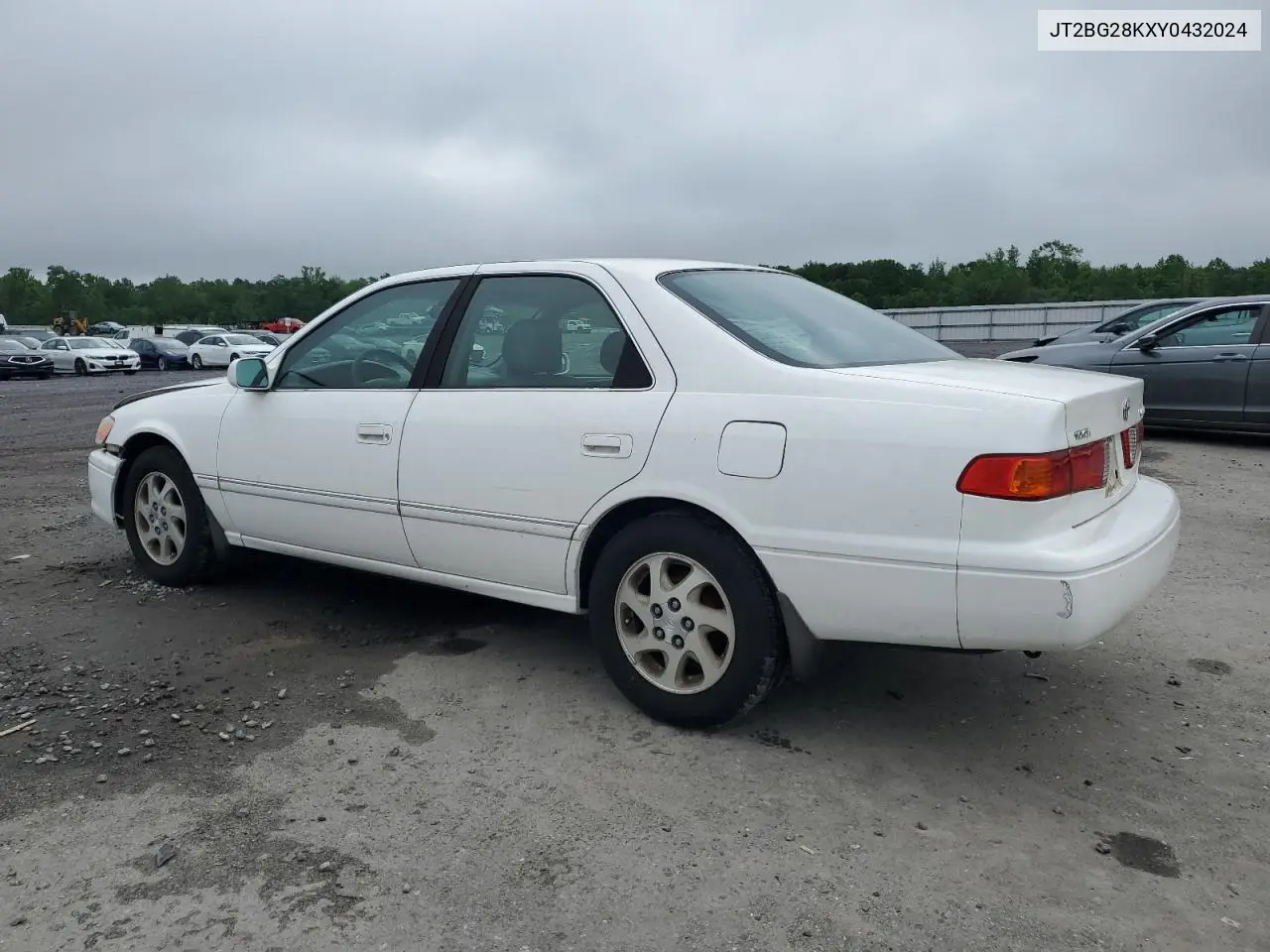 2000 Toyota Camry Le VIN: JT2BG28KXY0432024 Lot: 57057905