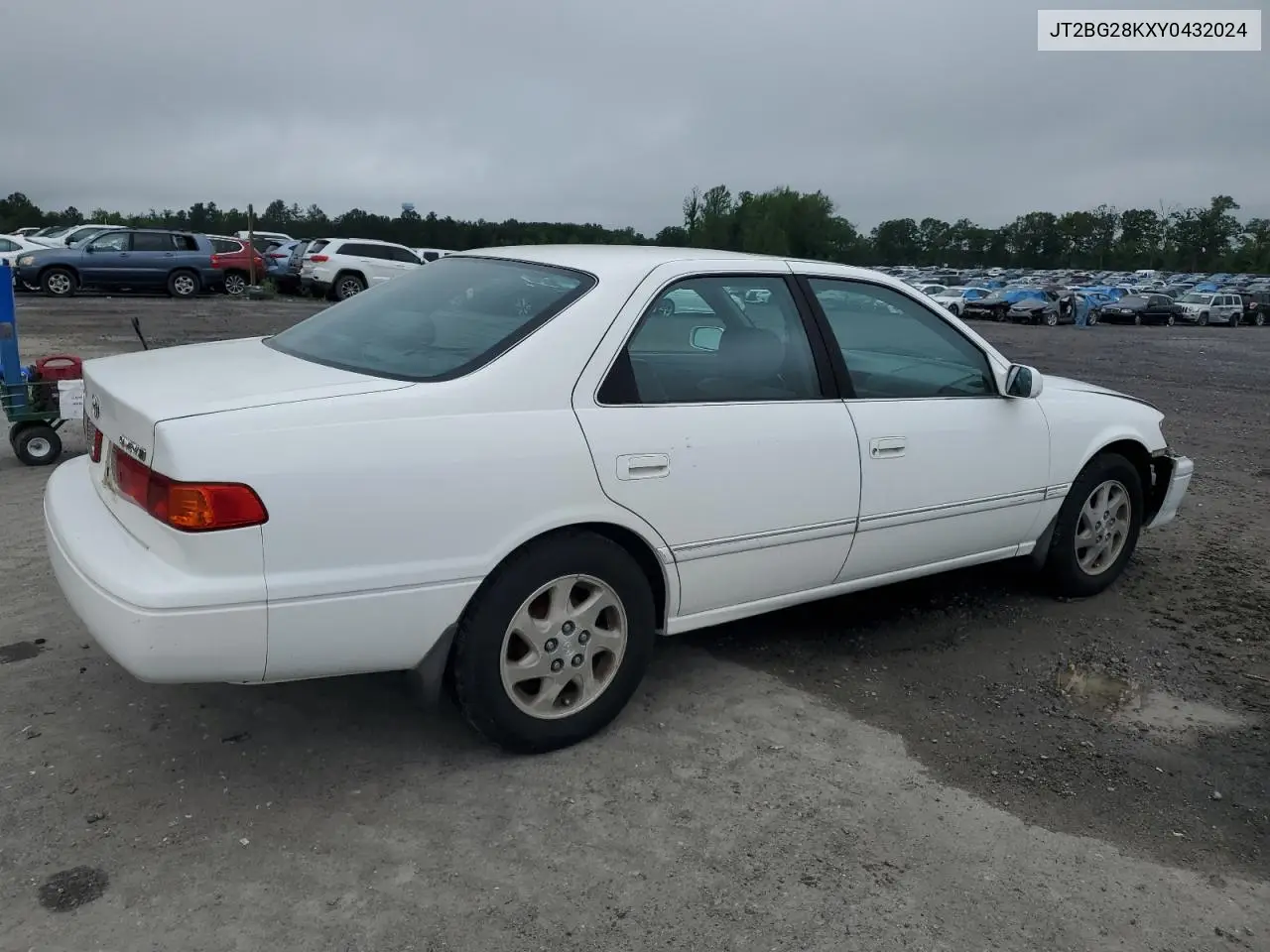 2000 Toyota Camry Le VIN: JT2BG28KXY0432024 Lot: 57057905