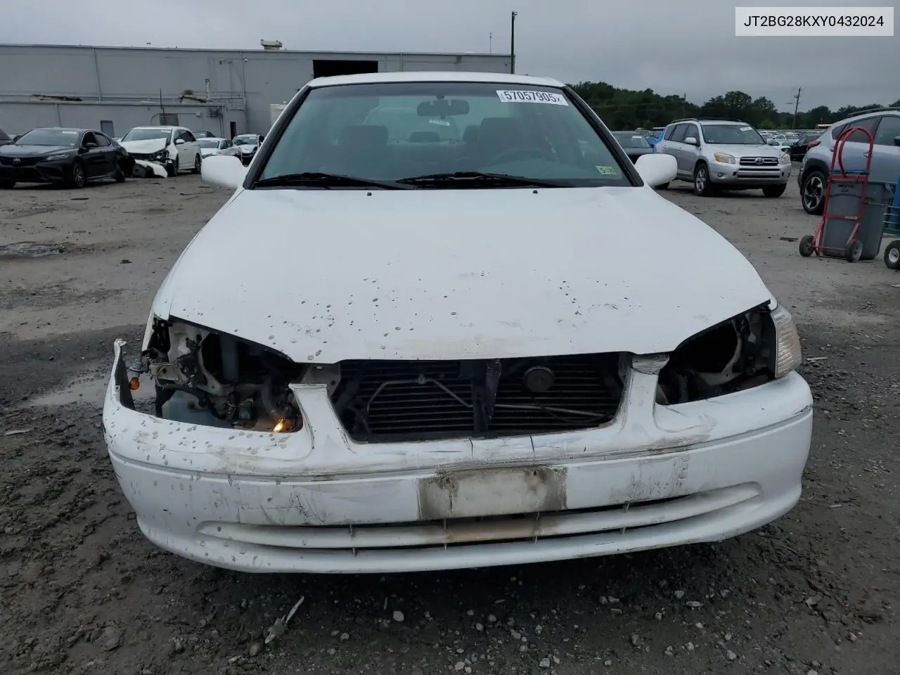 2000 Toyota Camry Le VIN: JT2BG28KXY0432024 Lot: 57057905