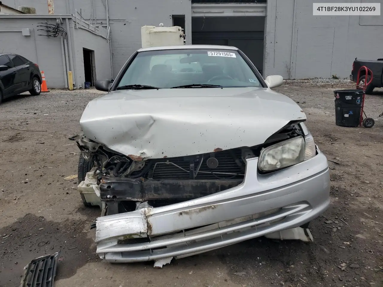 2000 Toyota Camry Le VIN: 4T1BF28K3YU102269 Lot: 57291565