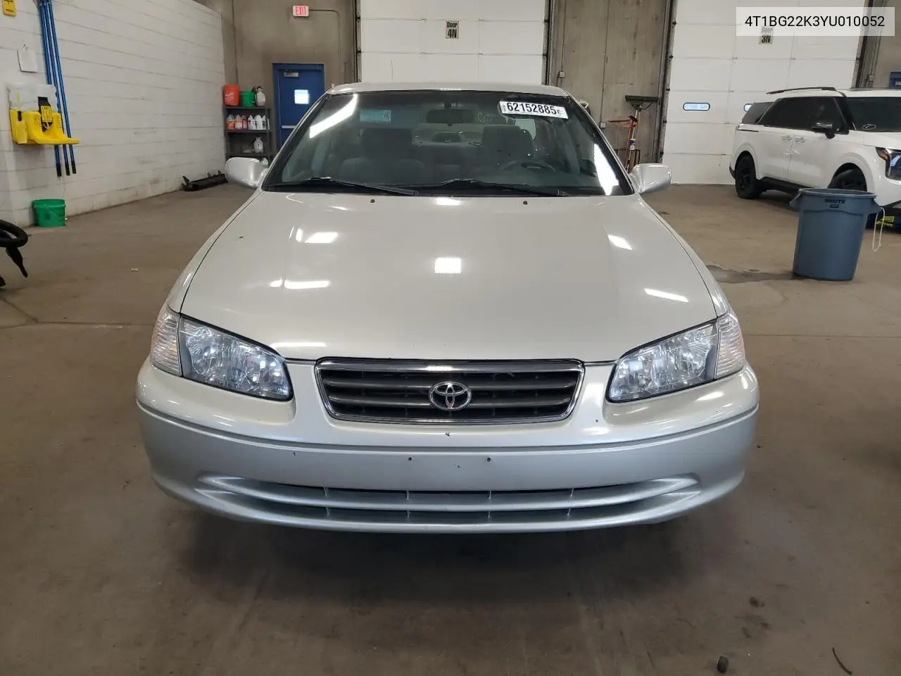 2000 Toyota Camry Ce VIN: 4T1BG22K3YU010052 Lot: 62152885