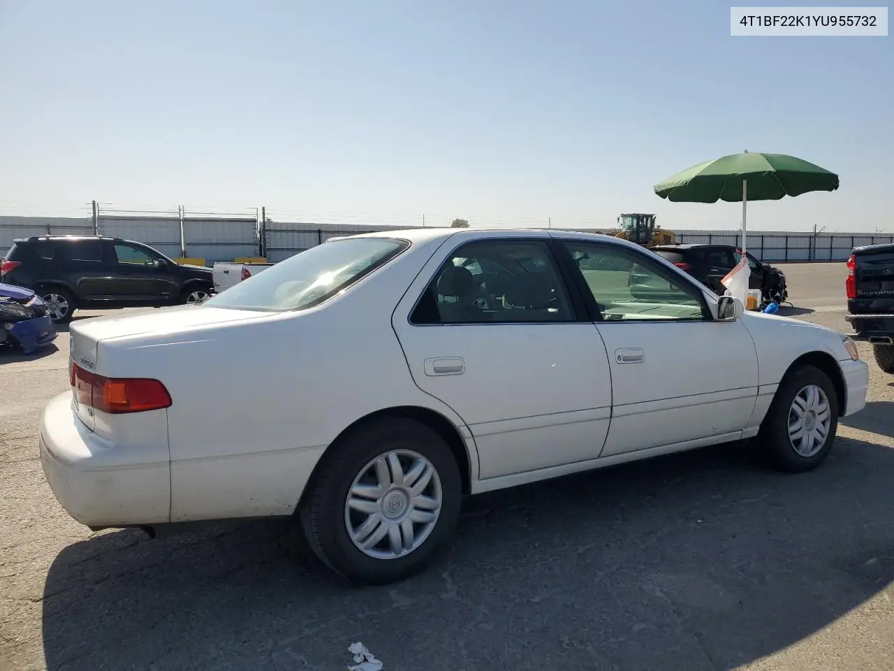 2000 Toyota Camry Le VIN: 4T1BF22K1YU955732 Lot: 62236265
