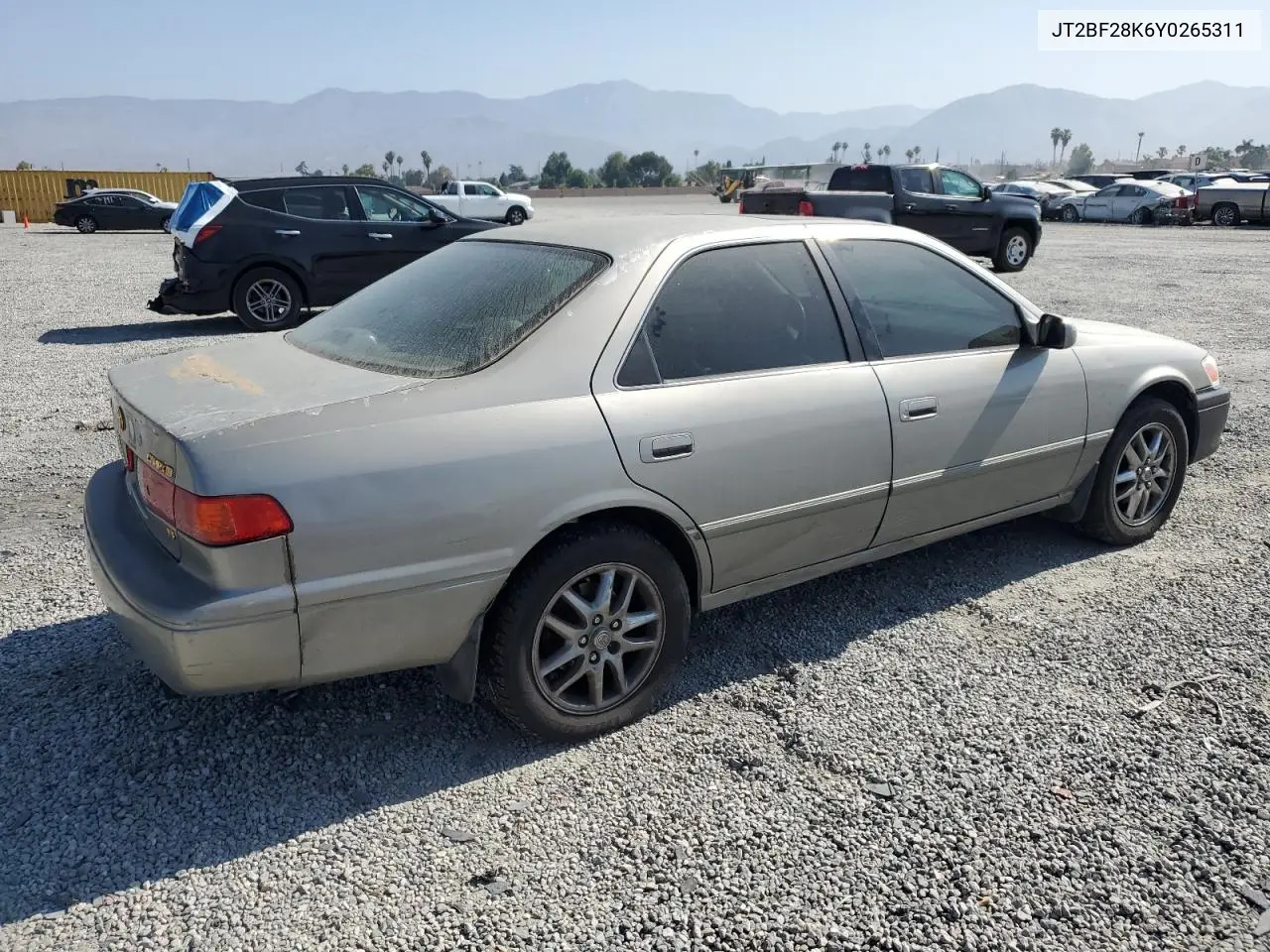2000 Toyota Camry Le VIN: JT2BF28K6Y0265311 Lot: 62528065