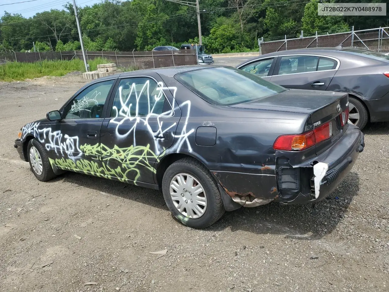 2000 Toyota Camry Ce VIN: JT2BG22K7Y0488978 Lot: 62672485
