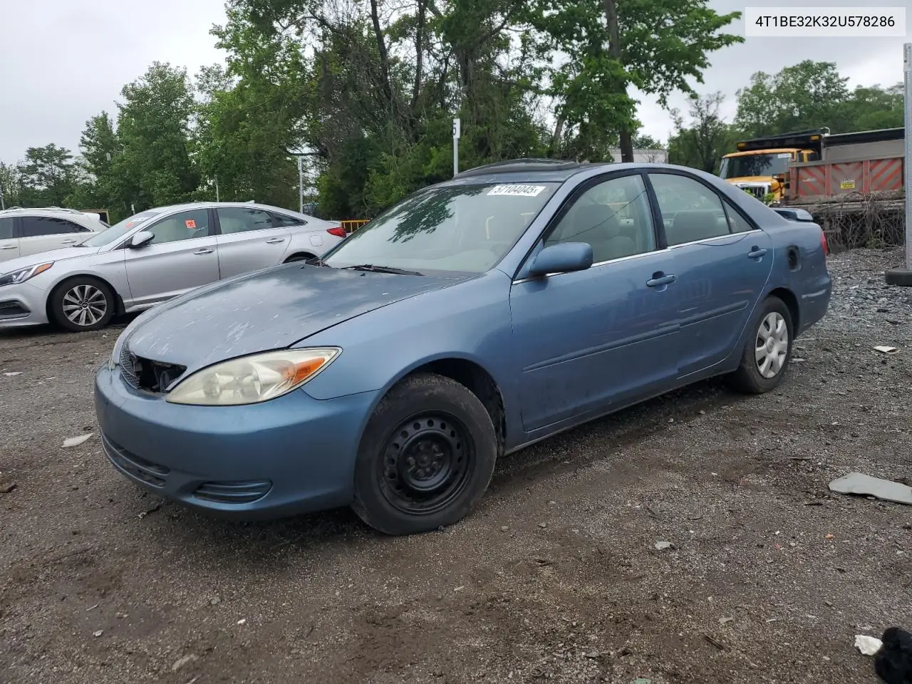 2002 Toyota Camry Le VIN: 4T1BE32K32U578286 Lot: 57104045