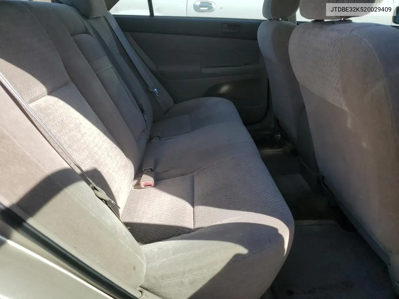 2002 Toyota Camry Le VIN: JTDBE32K520029409 Lot: 59185495