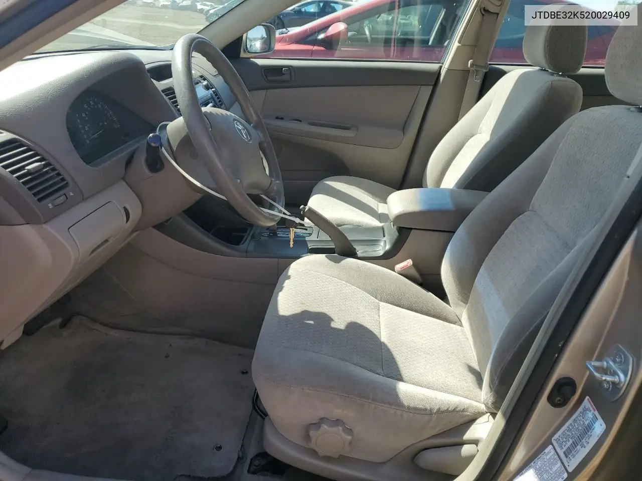 2002 Toyota Camry Le VIN: JTDBE32K520029409 Lot: 59185495