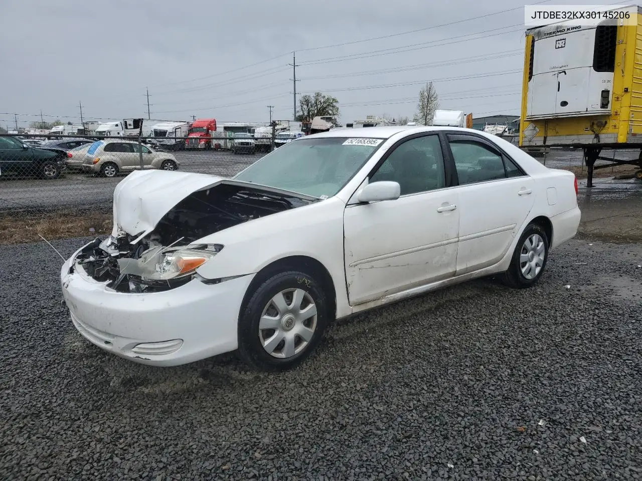 2003 Toyota Camry Le VIN: JTDBE32KX30145206 Lot: 52165395