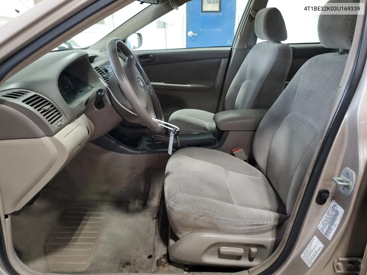 2003 Toyota Camry Le VIN: 4T1BE32K03U169339 Lot: 62557525