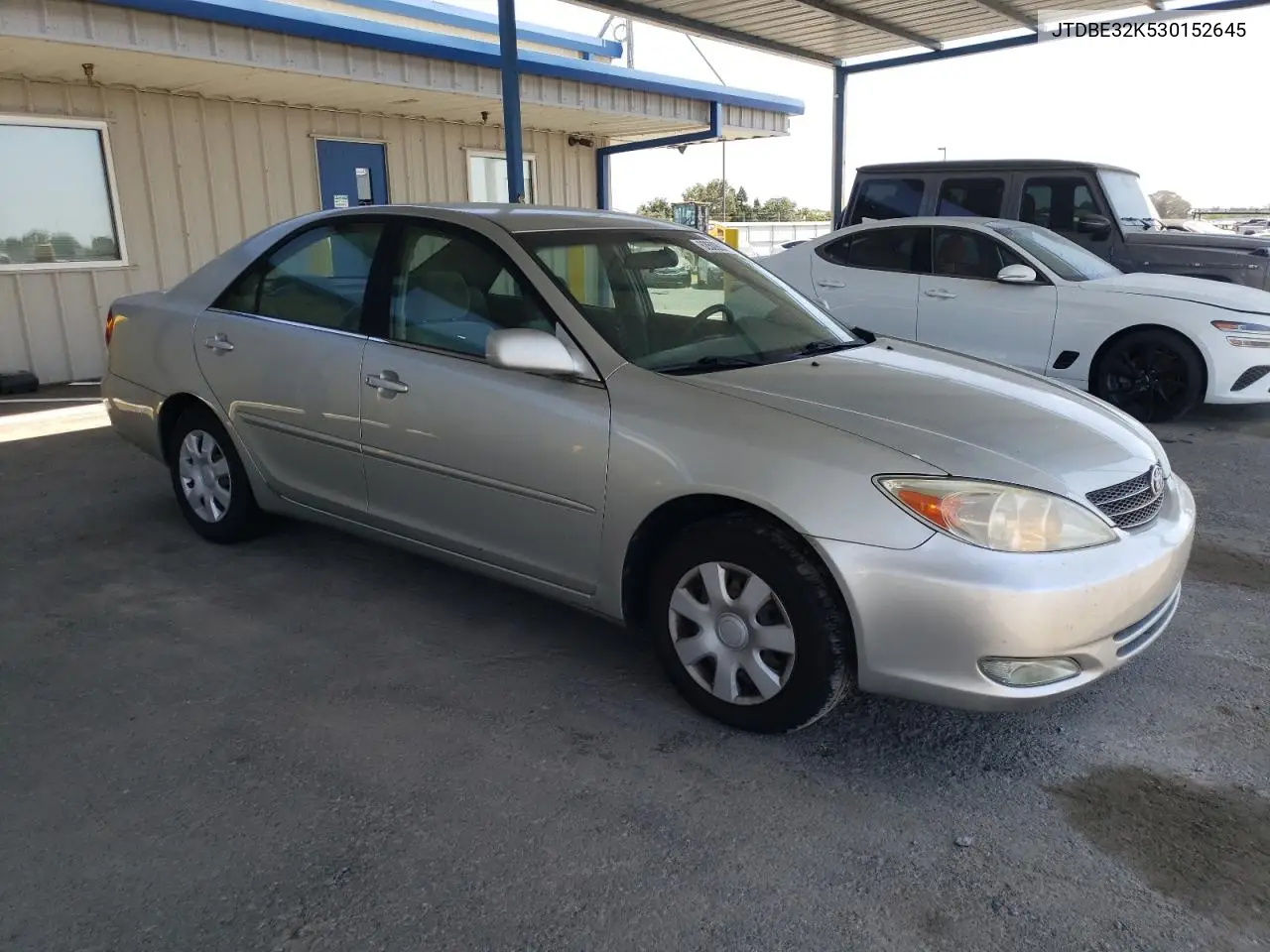 2003 Toyota Camry Le VIN: JTDBE32K530152645 Lot: 62609695