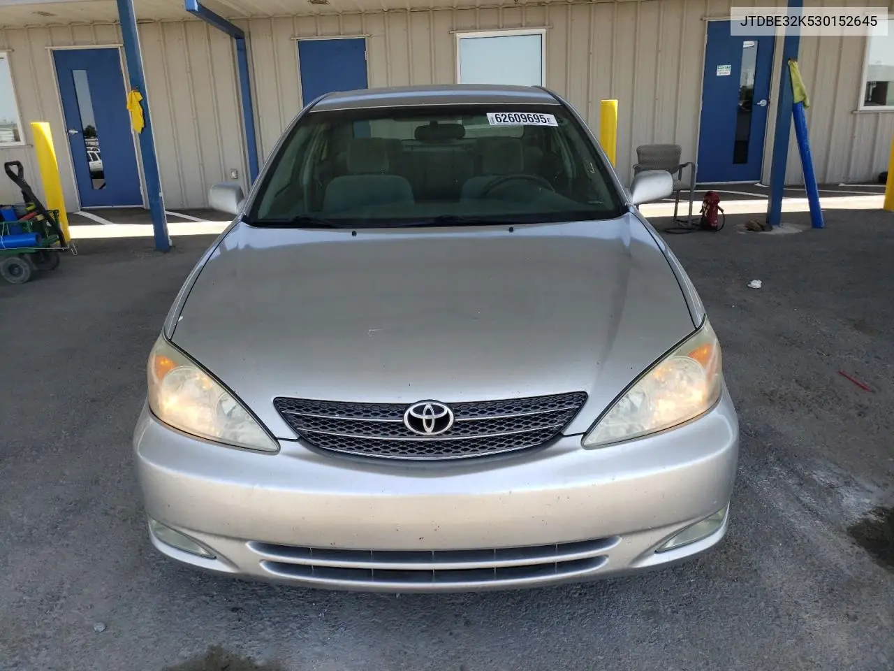 2003 Toyota Camry Le VIN: JTDBE32K530152645 Lot: 62609695