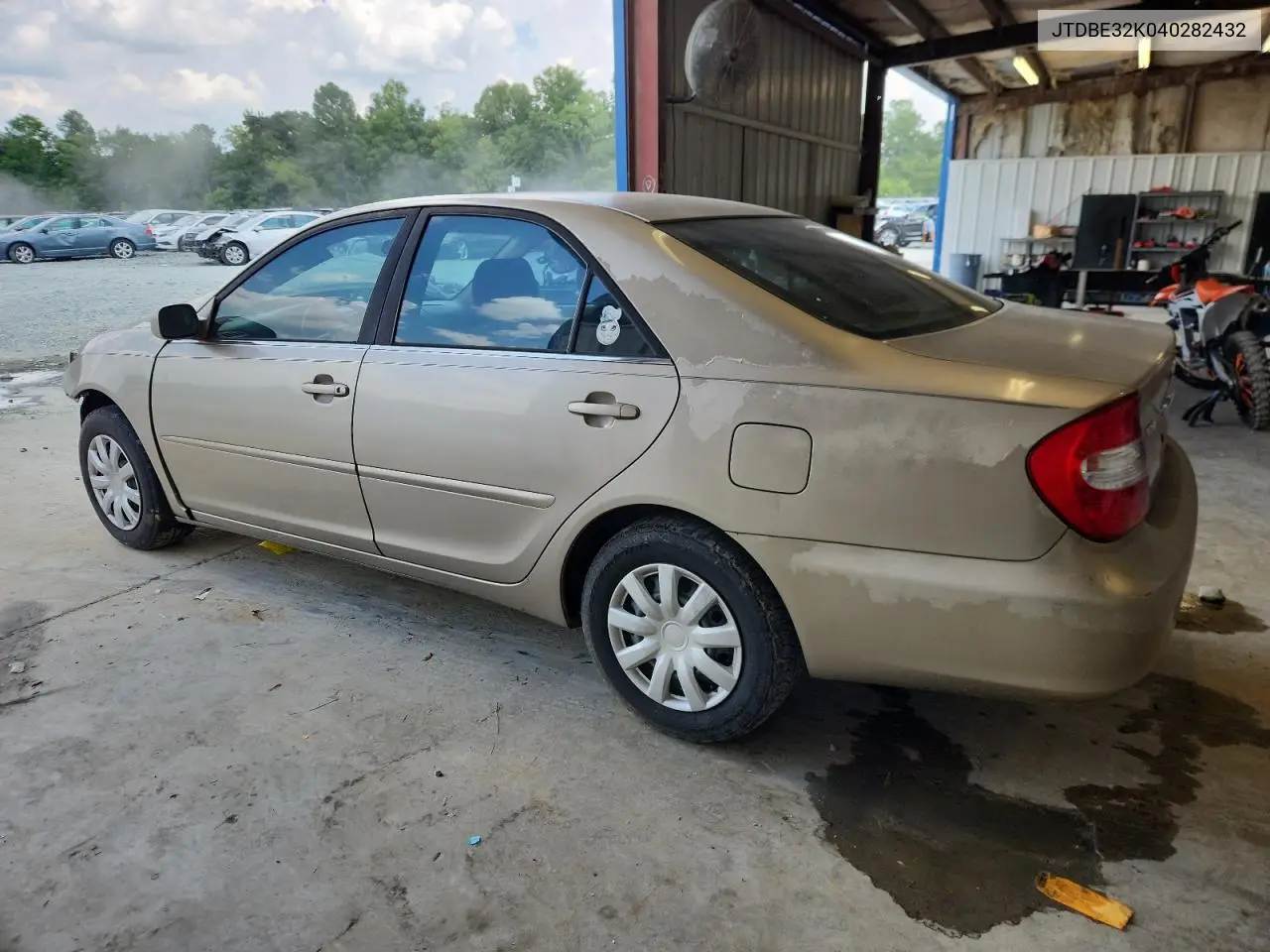 2004 Toyota Camry Le VIN: JTDBE32K040282432 Lot: 51941745