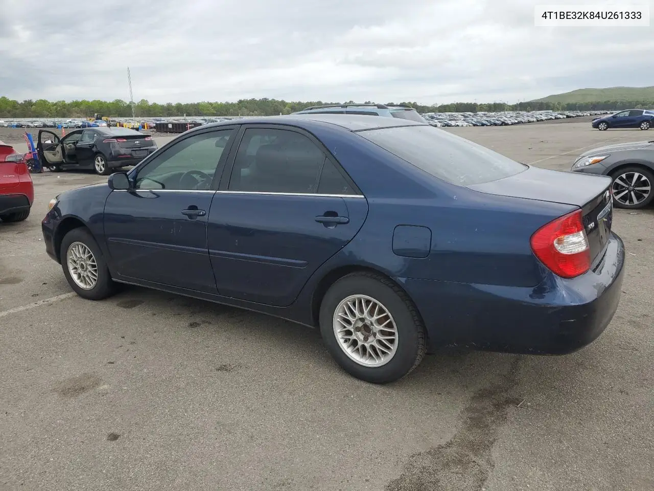 2004 Toyota Camry Le VIN: 4T1BE32K84U261333 Lot: 56899435