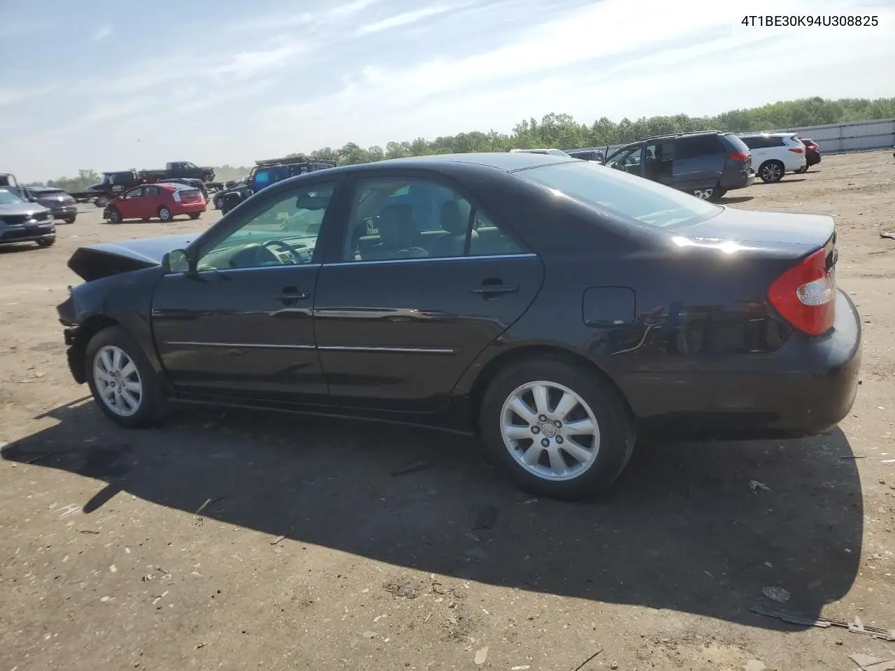2004 Toyota Camry Le VIN: 4T1BE30K94U308825 Lot: 61906825