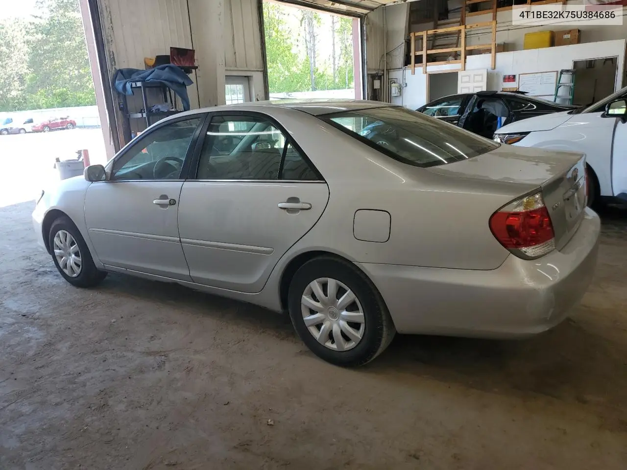 2005 Toyota Camry Le VIN: 4T1BE32K75U384686 Lot: 56887325