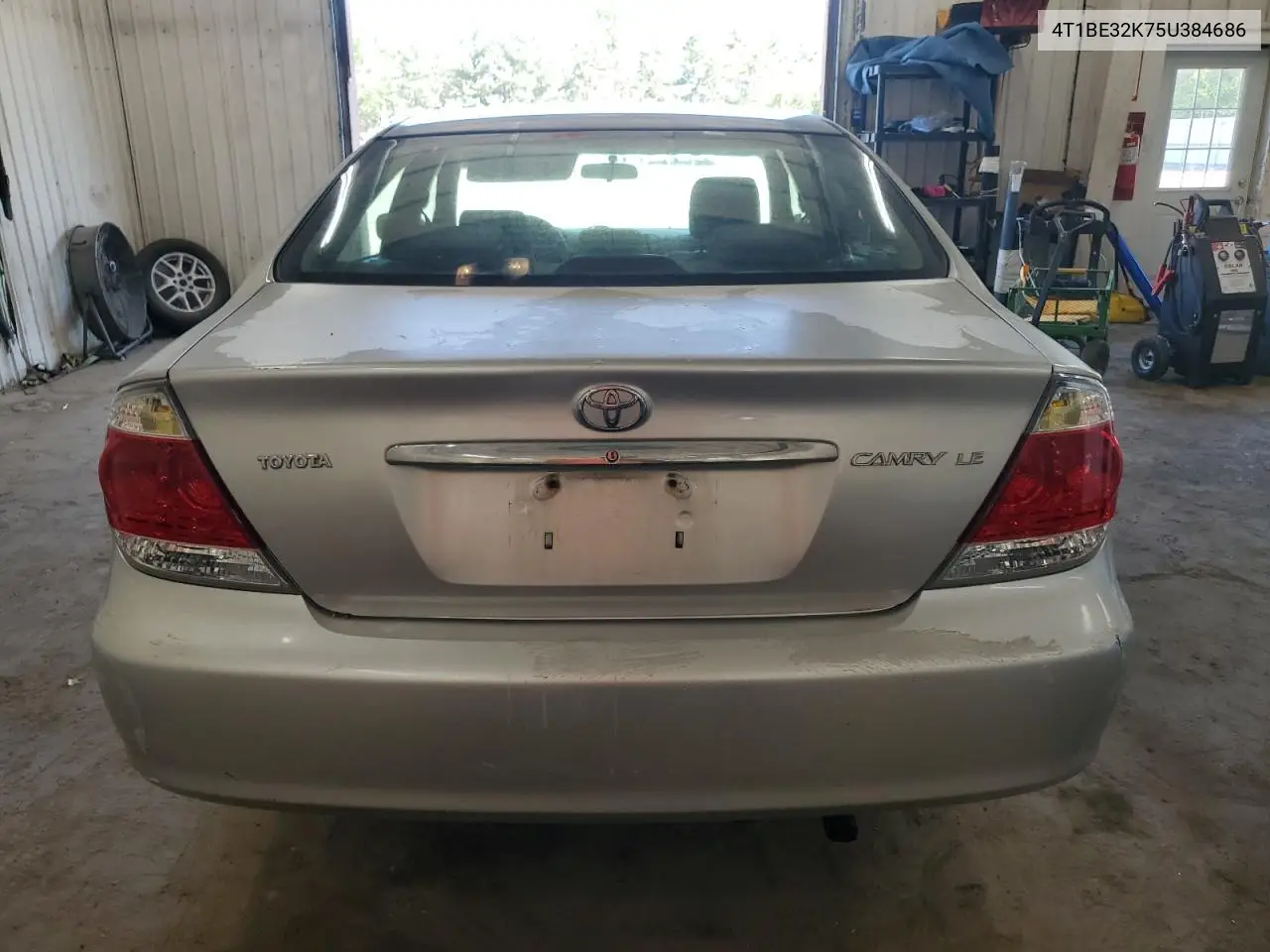 2005 Toyota Camry Le VIN: 4T1BE32K75U384686 Lot: 56887325