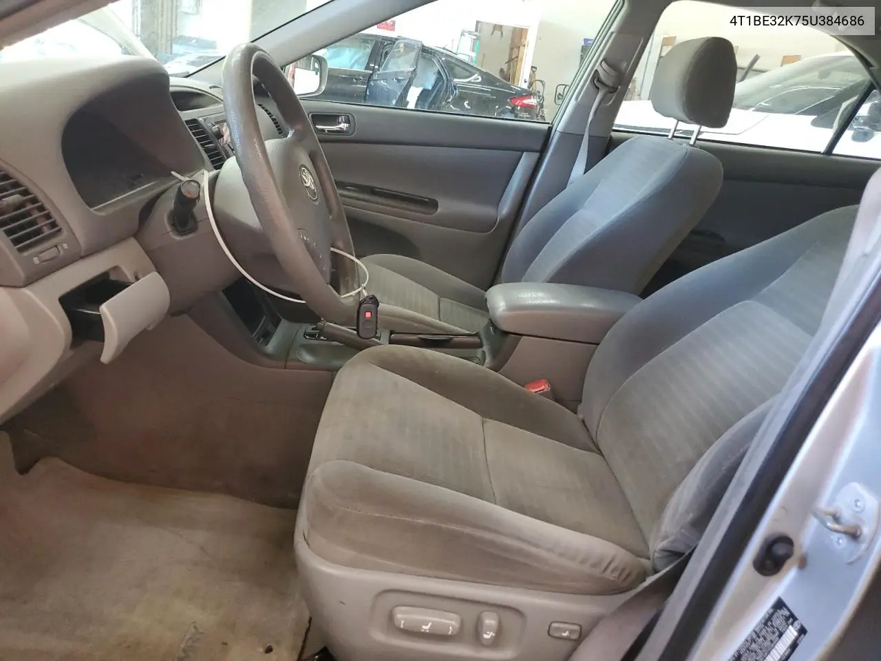 2005 Toyota Camry Le VIN: 4T1BE32K75U384686 Lot: 56887325