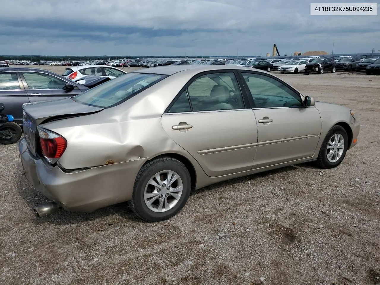 2005 Toyota Camry Le VIN: 4T1BF32K75U094235 Lot: 61254605
