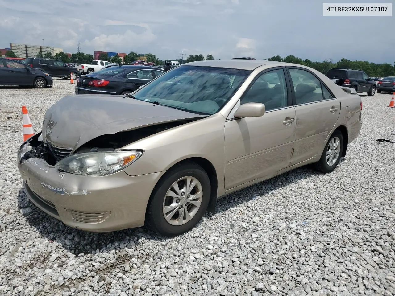 2005 Toyota Camry Le VIN: 4T1BF32KX5U107107 Lot: 62385185