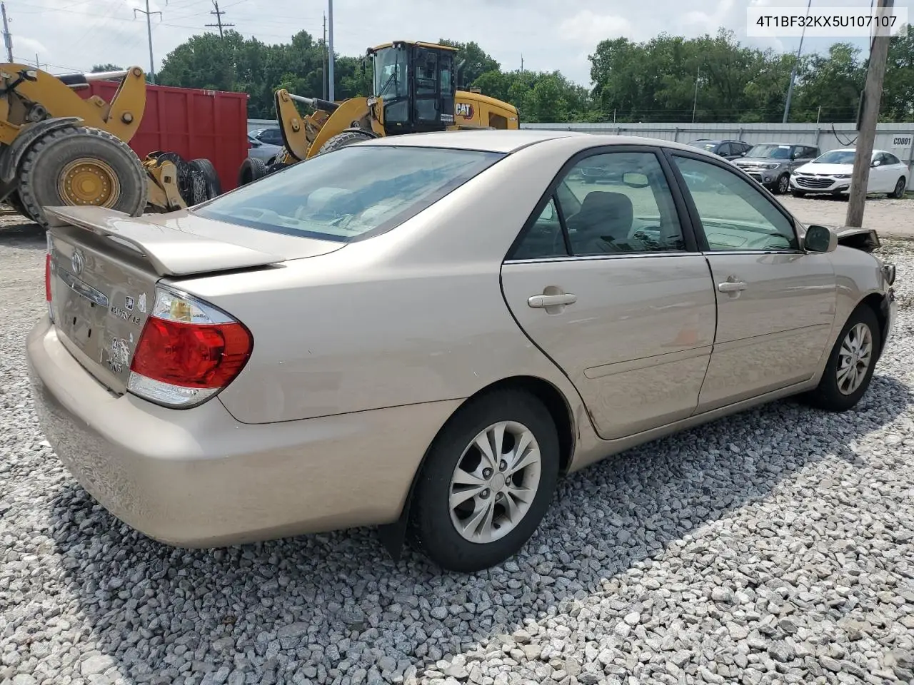 2005 Toyota Camry Le VIN: 4T1BF32KX5U107107 Lot: 62385185