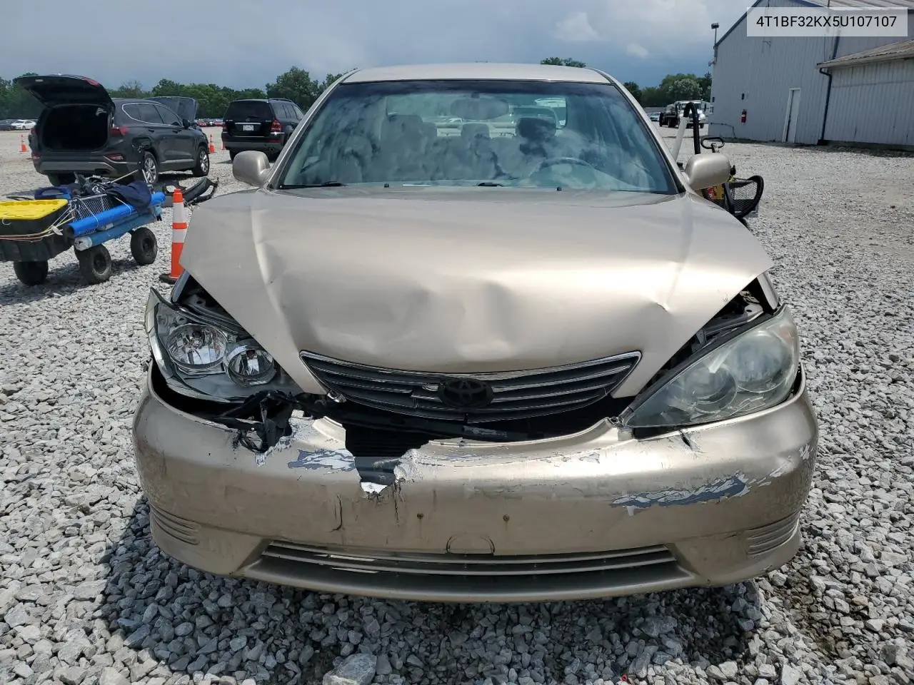 2005 Toyota Camry Le VIN: 4T1BF32KX5U107107 Lot: 62385185