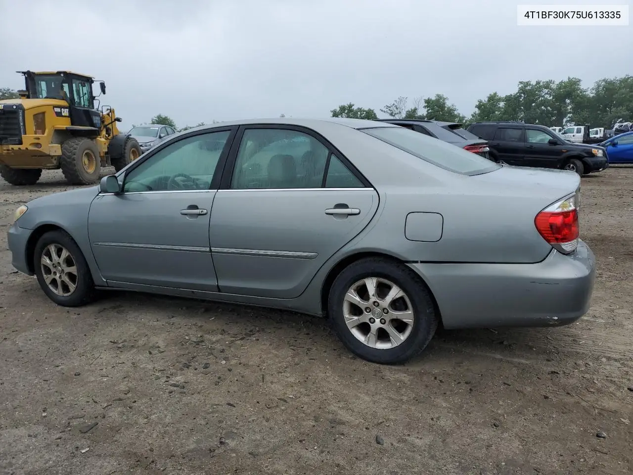 2005 Toyota Camry Le VIN: 4T1BF30K75U613335 Lot: 62474015
