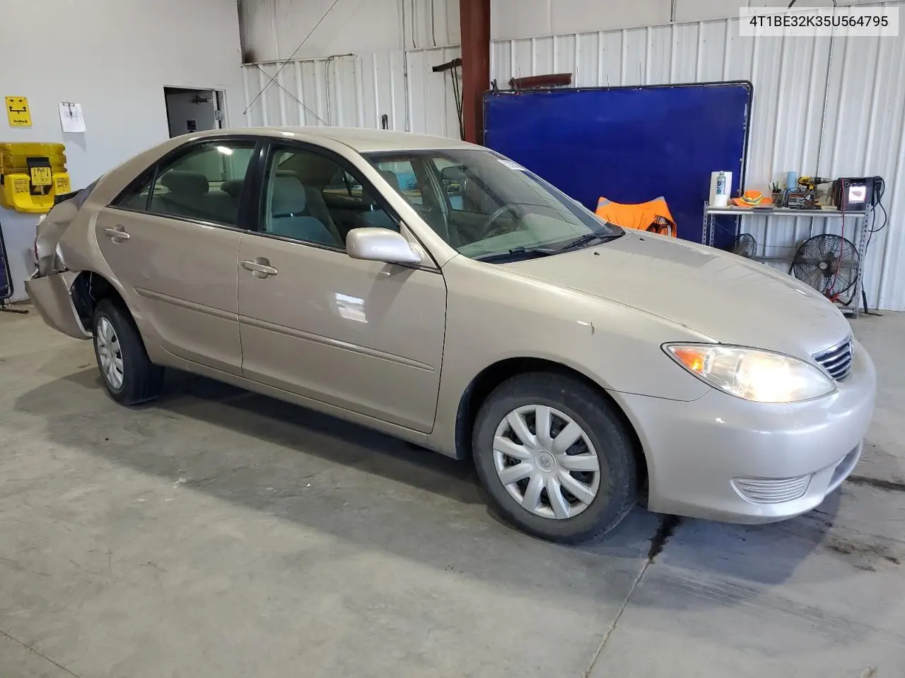 2005 Toyota Camry Le VIN: 4T1BE32K35U564795 Lot: 62923515