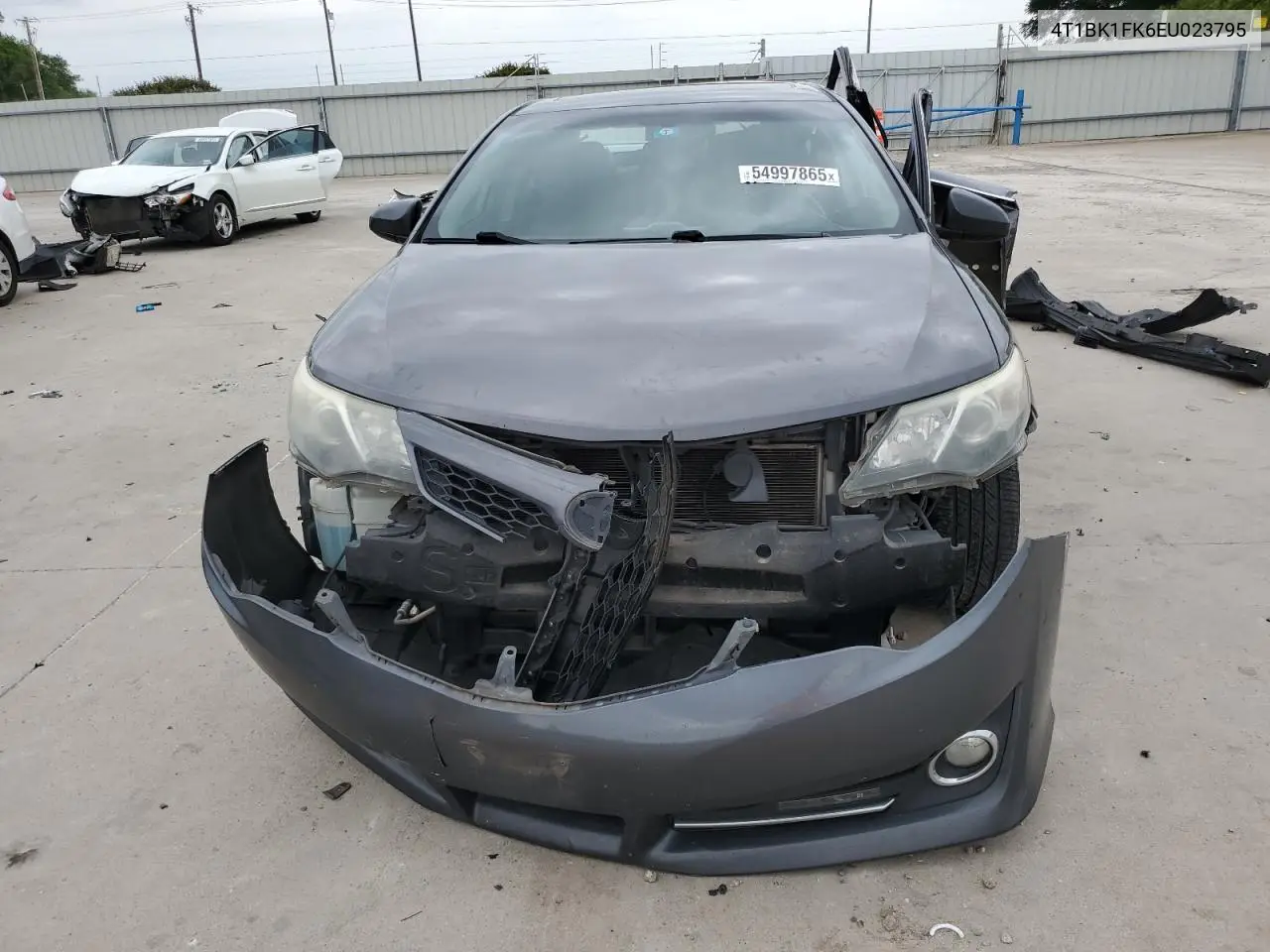 4t1bk1fk6eu023795 4T1BK1FK6EU023795 2014 Toyota Camry Se