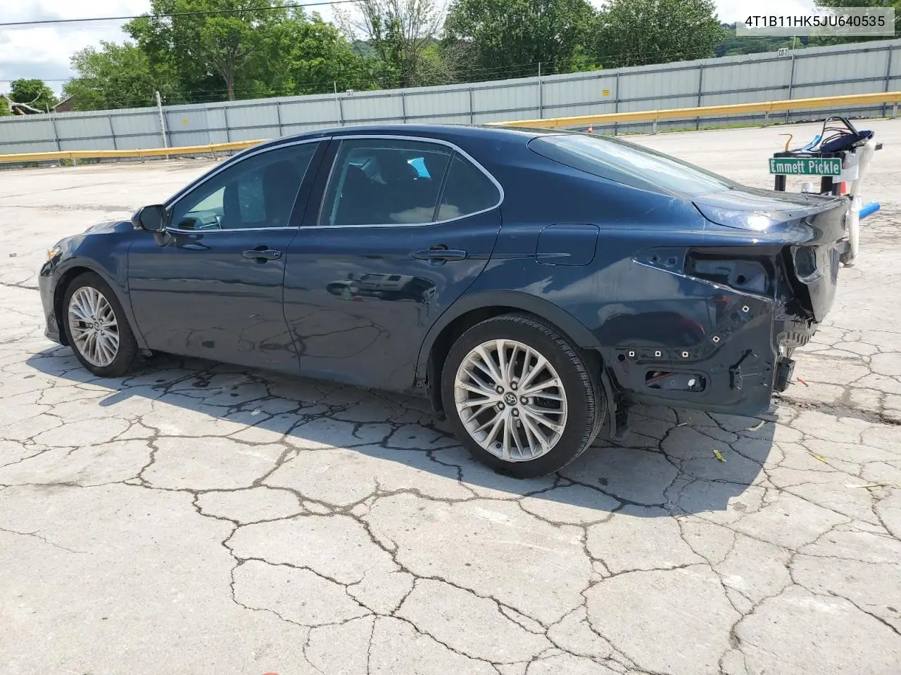 2018 Toyota Camry L VIN: 4T1B11HK5JU640535 Lot: 56927375
